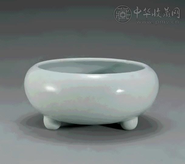 清嘉庆 仿汝窑三足炉