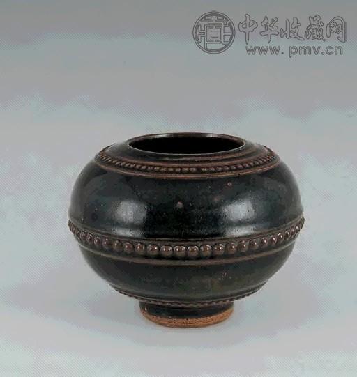 明 黑釉乳钉纹罐