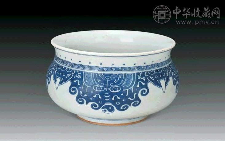 清雍正 青花兽面纹香炉