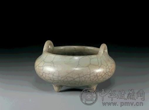 清雍正 哥釉三足双耳炉