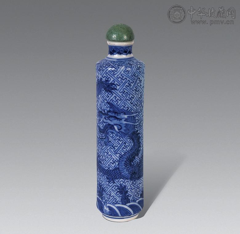 清 青花戏珠龙纹烟壶