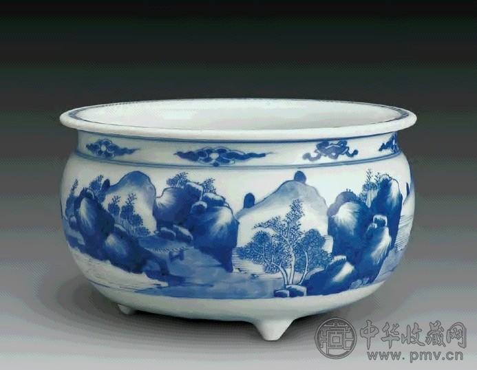 清康熙 青花山水纹三足炉