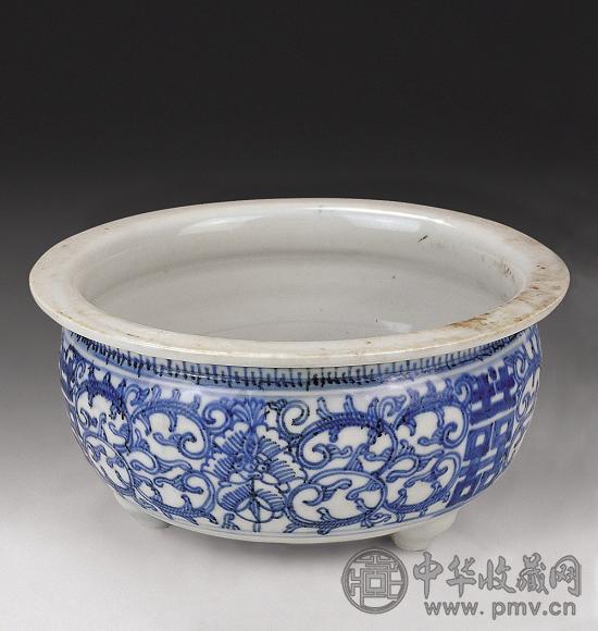 清 青花喜字三足炉