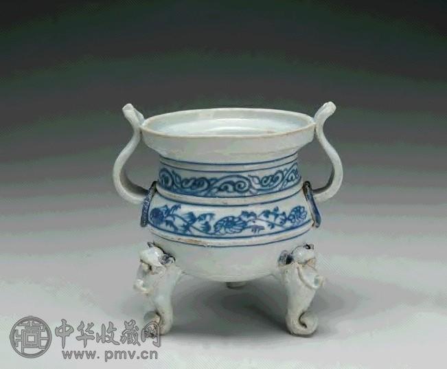 元代 青花花卉纹双耳三兽足炉