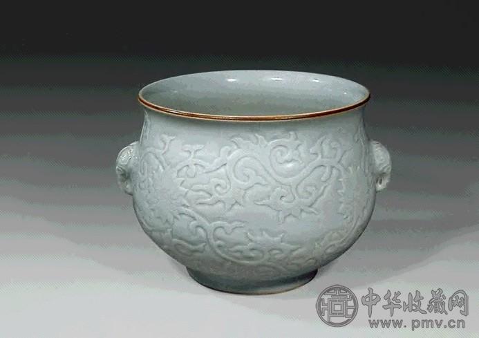 清 白釉暗花象耳炉