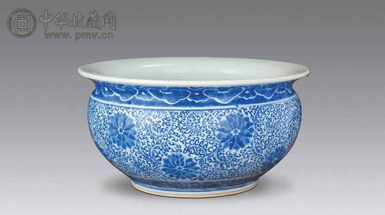 十九世纪 青花缠枝莲纹炉