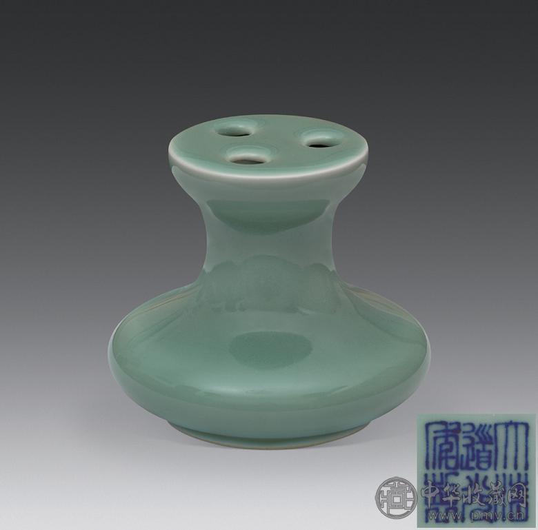 清代道光 粉青釉三孔尊