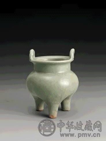 南宋 龙泉窑双耳三足炉