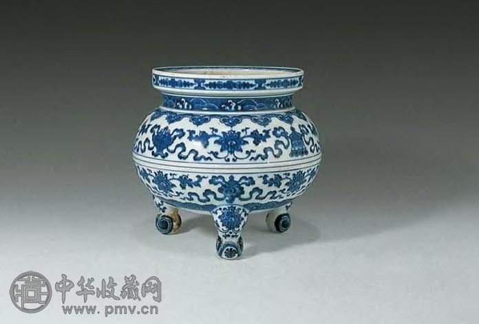 清乾隆 青花八吉祥炉