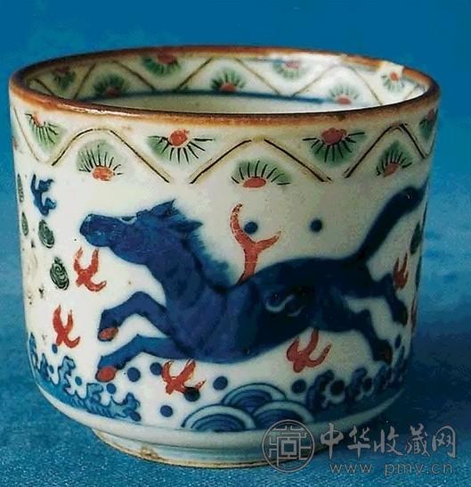 明 斗彩海马纹酱口炉