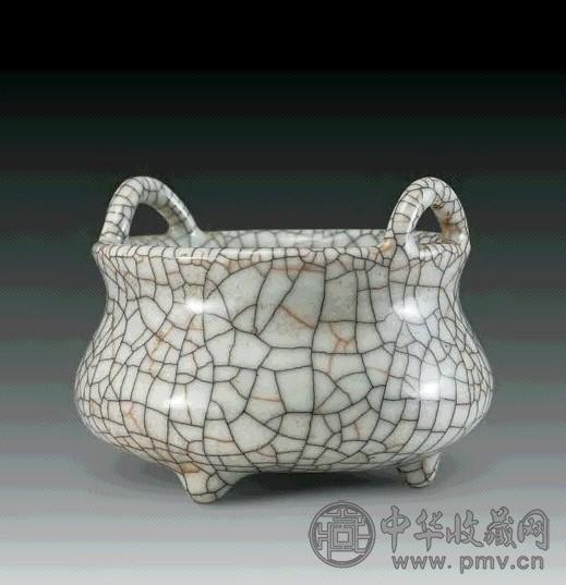 清乾隆 哥釉双耳三足炉