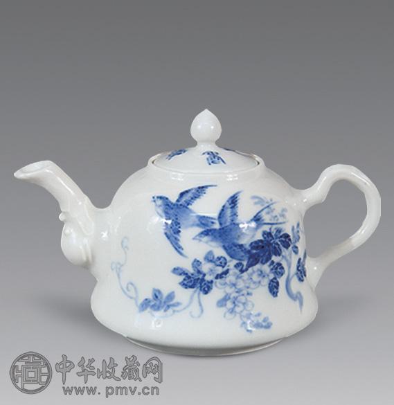 民国 青花花鸟纹茶壶