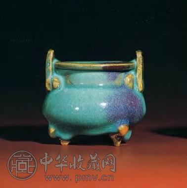 南宋 钧窑天蓝釉紫斑双耳三足小炉