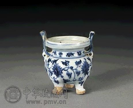 明宣德 青花折枝花双耳香炉