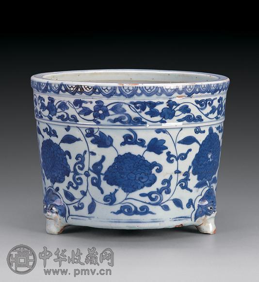 明 青花缠枝花卉纹炉