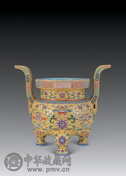 清嘉庆 黄地粉彩缠枝花卉八宝纹双耳炉