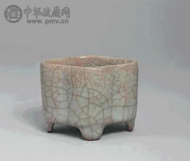 清中期 哥窑海棠形香炉