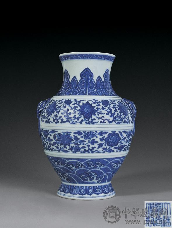 清道光 青花缠枝莲纹铺首尊