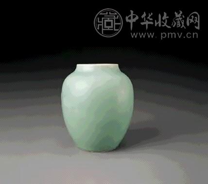 清乾隆 豆青釉月牙罐