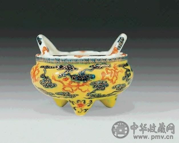 民国 黄地青花矾红描金云蝠暗八仙小炉