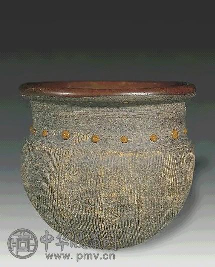 宋 酱釉箅纹鱼篓尊