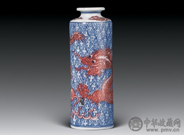 清代 青花釉里红龙纹鼻烟壶