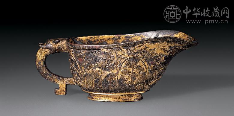 明代 铜鎏金錾花鹤纹龙首杯