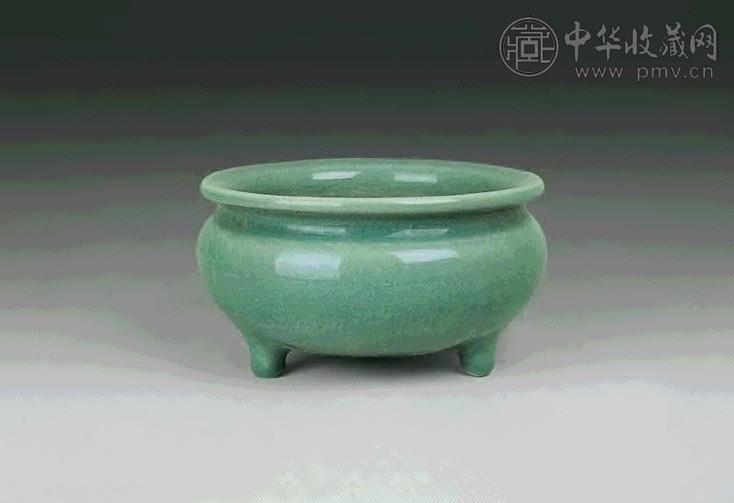 清乾隆 青釉三足炉