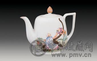 民国 粉彩伏虎罗汉图茶壶