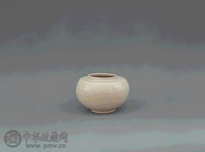 辽 龙泉务窑白釉刻花罐
