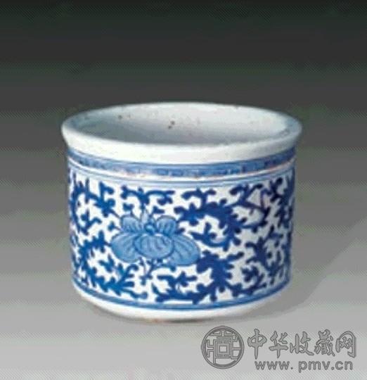 清 青花花卉三足炉