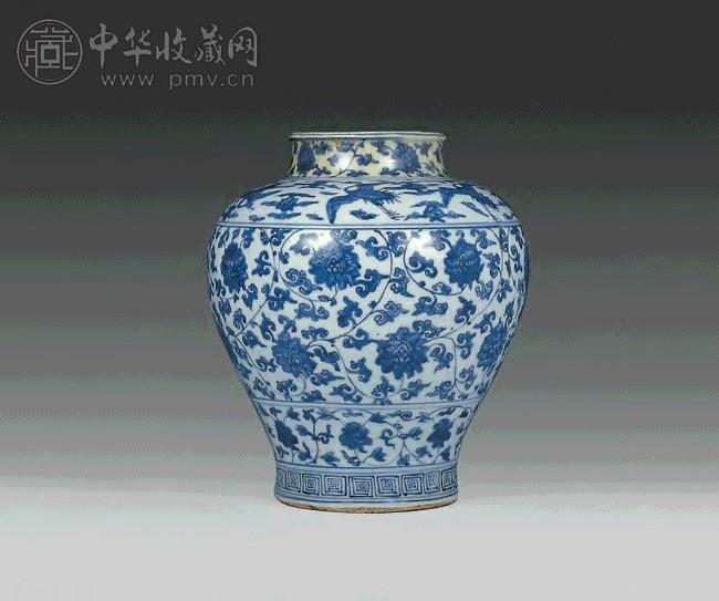 明嘉靖 青花缠枝莲云鹤罐