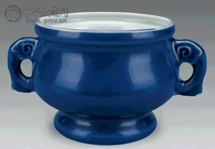 明 祭蓝釉双耳香炉