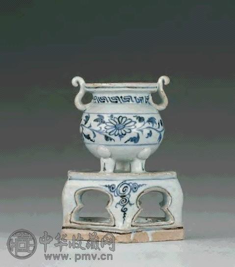 元 青花菊花纹连座香炉