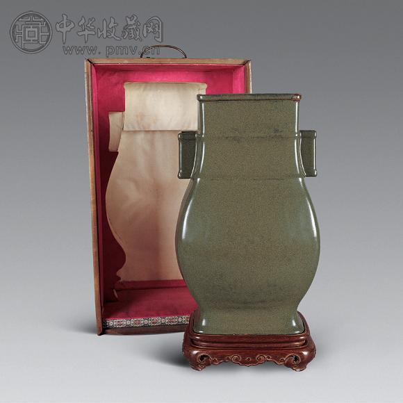 清乾隆 茶叶末釉方瓶