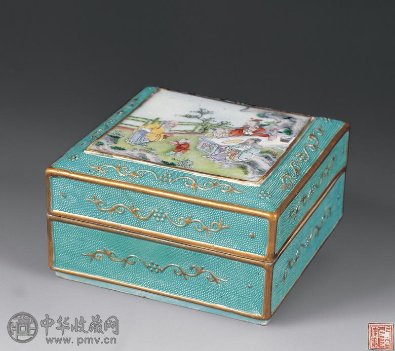 清乾隆 松石绿地粉彩福禄寿三星方盒