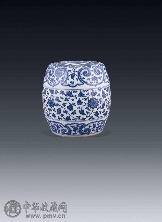 清乾隆 青花勾莲鼓敦