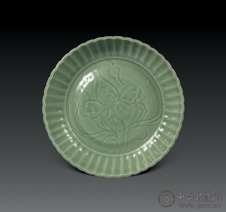 元 龙泉窑刻划荷花纹木盆洗
