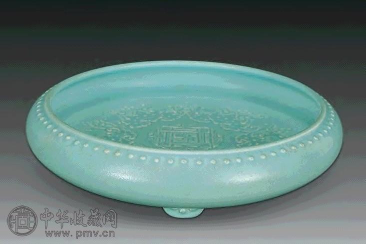 天蓝釉五蝠拱寿雕瓷笔洗