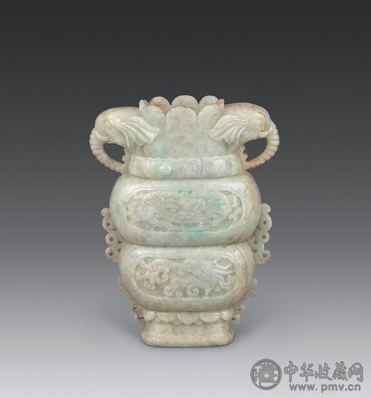 清 翡翠雕象鼻耳花口瓶