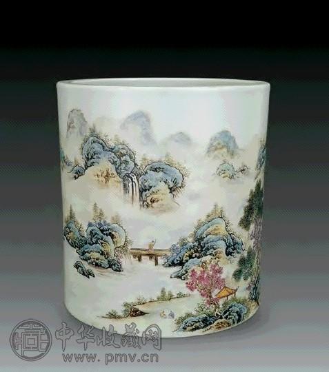 粉彩山水笔筒