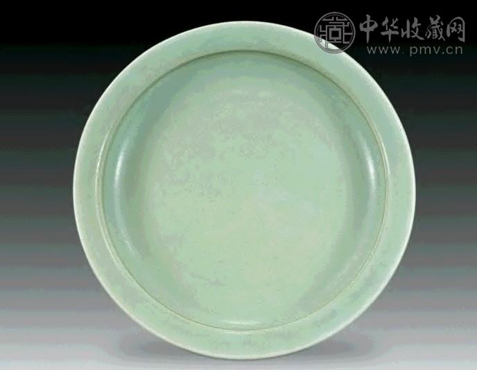 清乾隆 豆青旋纹盆托