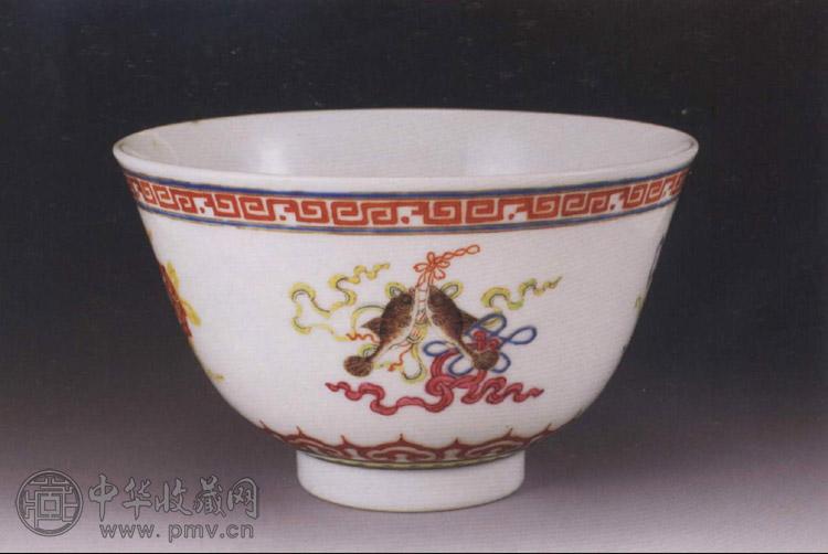 清乾隆 粉彩八宝纹碗