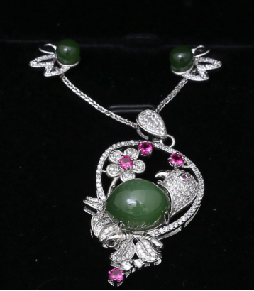 和田玉碧玉吊坠（附鉴定证书）
