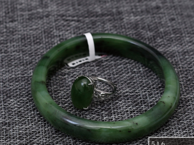 和田玉碧玉（附鉴定证书）