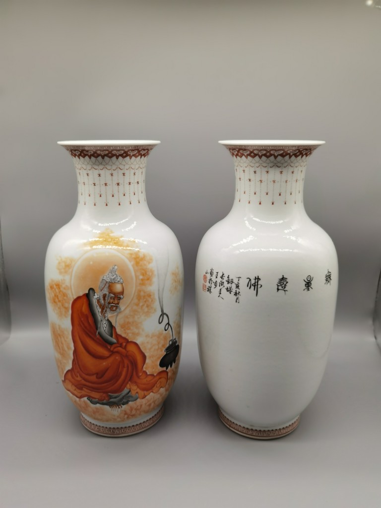 王步无量寿佛瓶一对