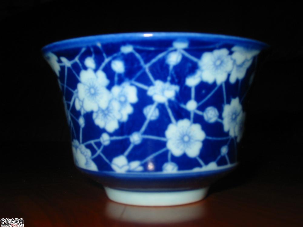青花冰梅纹碗