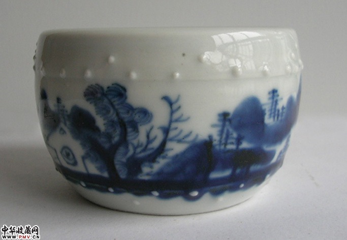 清乳钉山水纹水盂