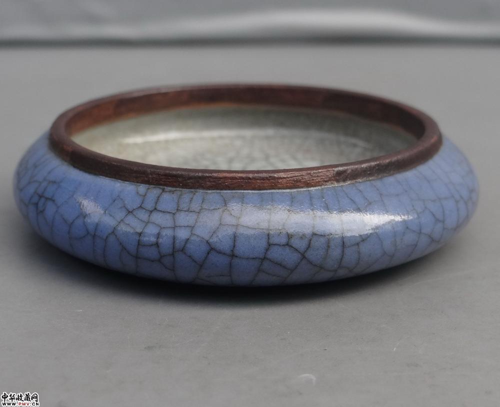 清道光   仿哥釉笔洗