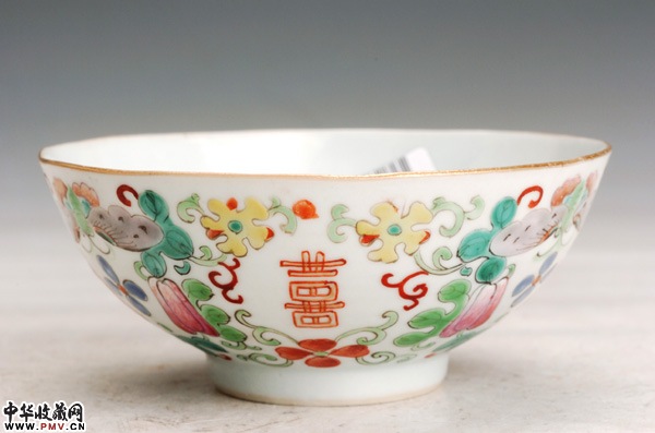 清中期粉彩描金瓜蝶喜字花口碗